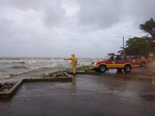 En imágenes: los daños que ya dejan las fuertes lluvias en la zona norte del país