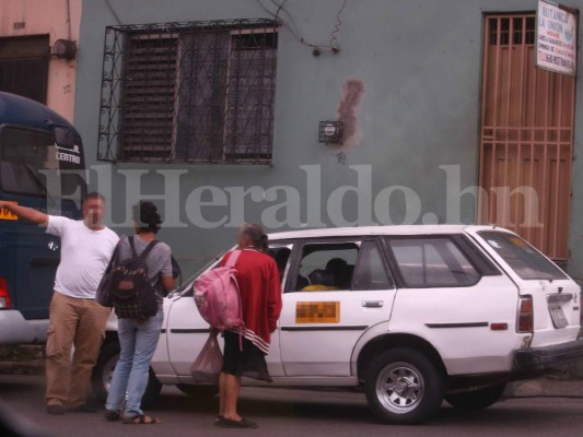 Supuestos médicos de falsas botánicas dejan plantados a sus clientes tras quedar al descubierto su estafa
