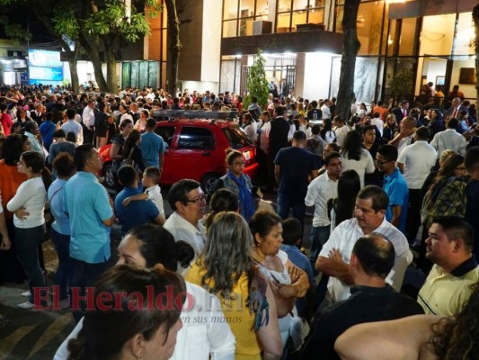 FOTOS: Masiva asistencia al velorio de la pastora Ninoska de Ponce