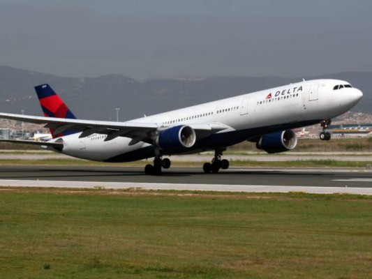 Avión aterriza de emergencia en San Pedro Sula tras problemas en la turbina