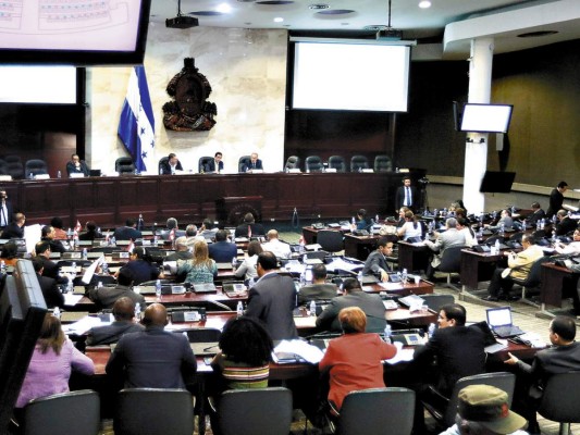 Un fondo y bono para partidos fija propuesta de ley