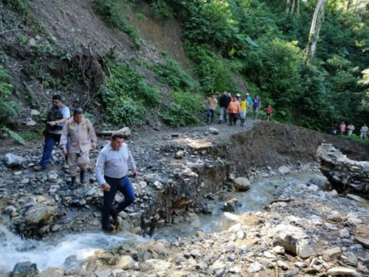 FOTOS: Destrucción y desesperación en Santa Bárbara tras paso de Eta y Iota   