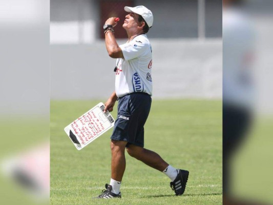 Pinto: No hay afán por el tercer refuerzo, este grupo se está matando