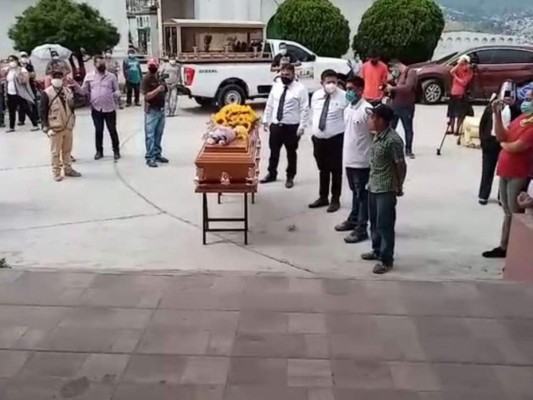 Con una misa dan último adiós al sacerdote Rudi Mejía en Copán