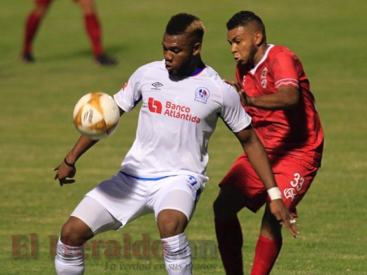 Olimpia ganó 2 a 0 a la Real Sociedad en su debut en el Estadio Nacional