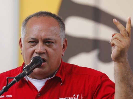 El presidente del Partido Socialista, Diosdado Cabello, da su conferencia de prensa semanal, en Catia La Mar, La Guaira, Venezuela, el lunes 19 de agosto de 2019. Foto: Agencia AP.
