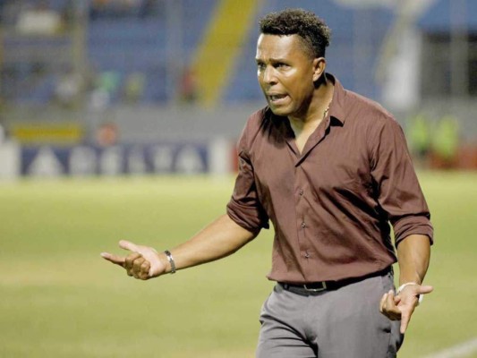 Futbolista, técnico y ahora comentarista: las otras facetas de Carlos Pavón