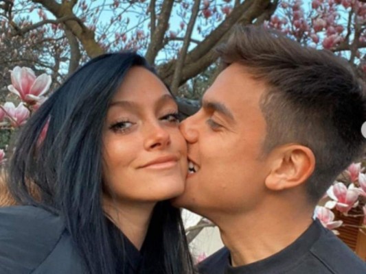 Así es Oriana Sabatini, la sexy cantante novia de Paulo Dybala (FOTOS)