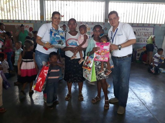 'Adopta un Angelito” otra jornada solidaria de los colaboradores de EEH