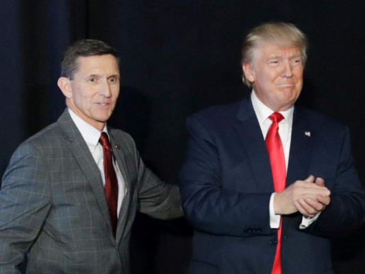 Trump asegura que se siente 'muy mal' por Michael Flynn