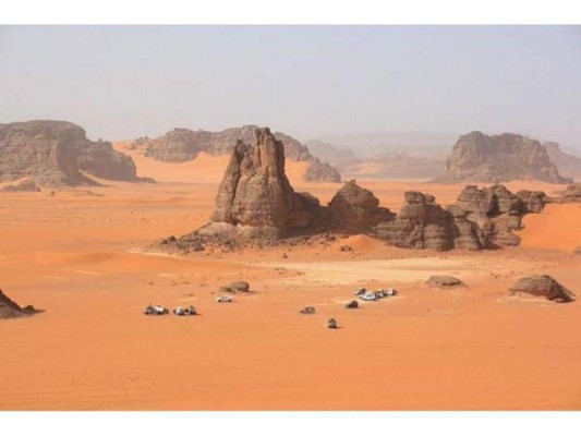 Hallan los cuerpos de 18 migrantes muertos de sed en el Sáhara