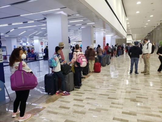 Retornan 88 hondureños que estaban varados en México por la pandemia