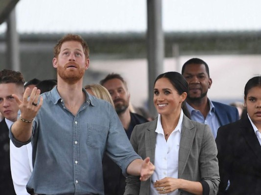 Meghan Markle y el príncipe Harry derrochan felicidad tras anuncio de embarazo