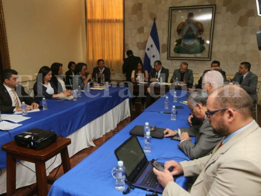 Autoridades de la UNAH atienden convocatoria de la comisión especial del Congreso Nacional