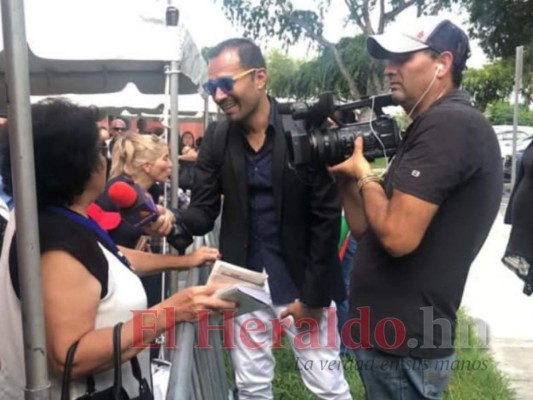 Hondureña que cuidó a José José en Estados Unidos fue a su funeral &nbsp;&nbsp;