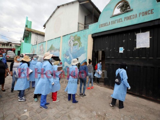 Hondureños no usan mascarilla; triajes y hospitales continúan llenos (Fotos)