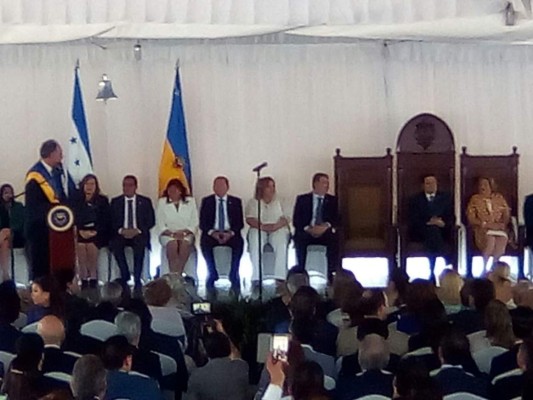 Nasry 'Tito' Asfura toma posesión de segundo mandato como alcalde del Distrito Central