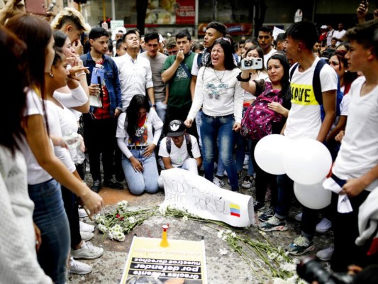 Su caso impactó en la sociedad colombiana, inició un debate sobre el uso excesivo de la fuerza y lo convirtió en un símbolo para muchos manifestantes jóvenes. Foto: AP.