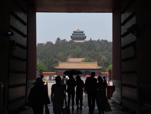 OMS pide a China que 'le invite' para investigar orígenes del coronavirus