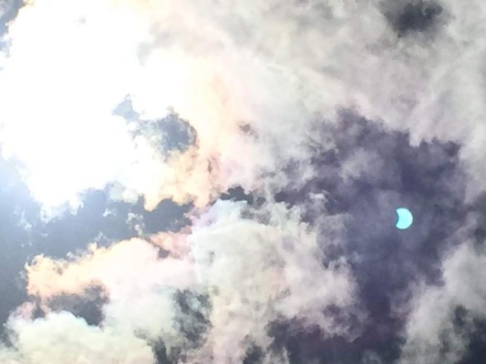 Así vivieron el eclipse solar los hondureños en Estados Unidos y el resto del mundo