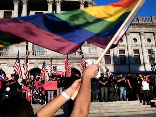 Entre celebración y reclamos, se caldean los ánimos por resultados de elecciones en EE UU (FOTOS)