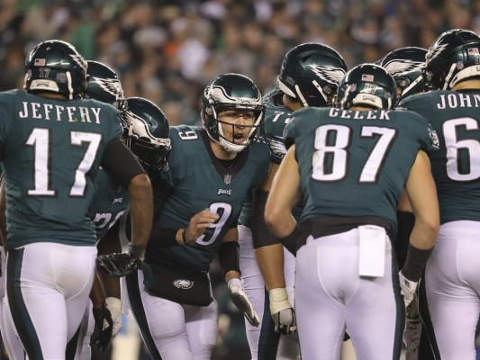 Eagles arrollan 38-7 a los Vikings y van al Super Bowl