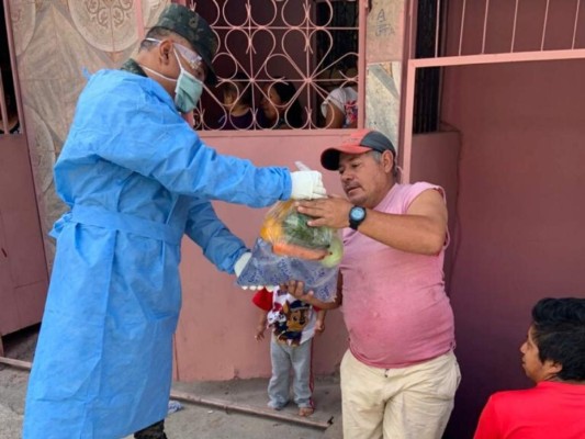 Reparten alimentos y agua a colonias intervenidas por coronavirus