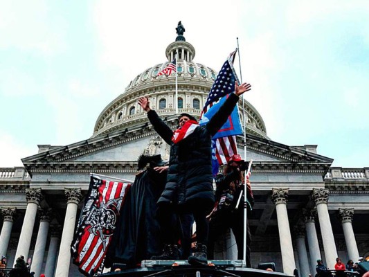 Tras el asalto al Capitolio, la desinformación carcome la política estadounidense