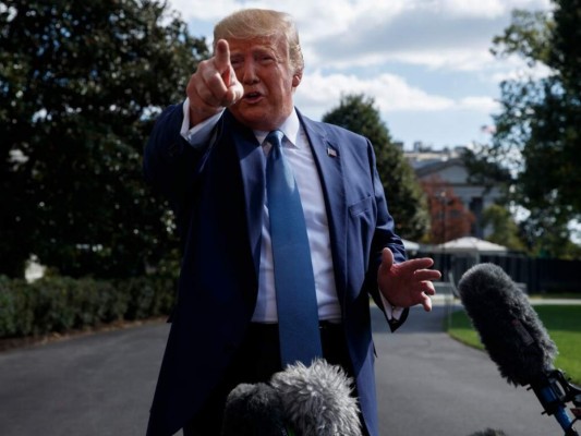 Trump dice que no sabe si cooperará con el Congreso en juicio político