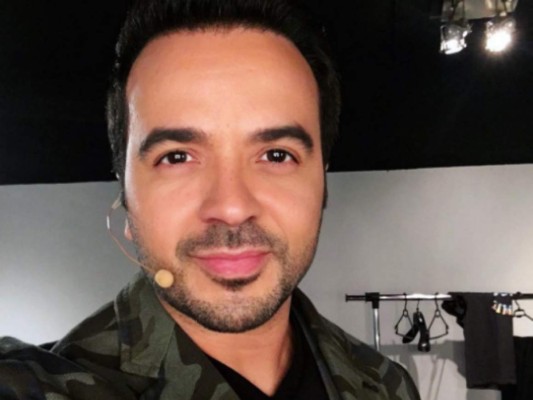 Luis Fonsi comparte una emotiva fotografía de su hijo recién nacido
