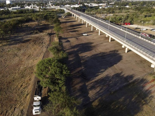 Reabrirán parcialmente paso fronterizo donde acamparon migrantes haitianos