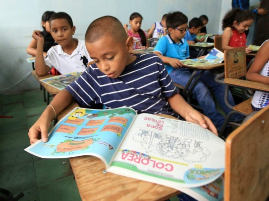 Comité Ambiental del CEB José Santos Guardiola recibe nueva información ecológica