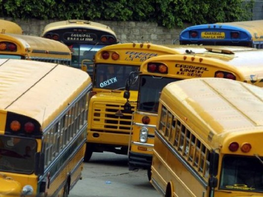 Transportistas amenazan con incrementar precio del pasaje si no hay acuerdo con el gobierno