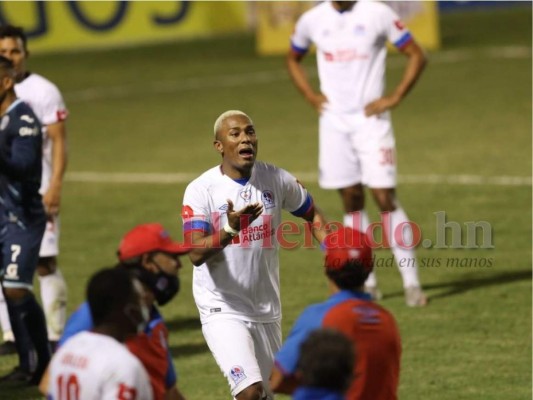 La bronca de Troglio, invitado de lujo: lo que no se vio en el Motagua-Olimpia (Fotos)