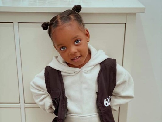 'Me encanta Selena', dice Maliya Kabs, la niña británica que interpreta 'Como la flor'