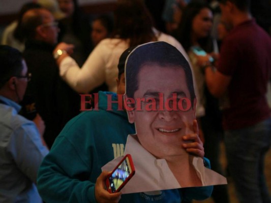 FOTOS: Juan Orlando Hernández celebró su victoria como presidente Honduras