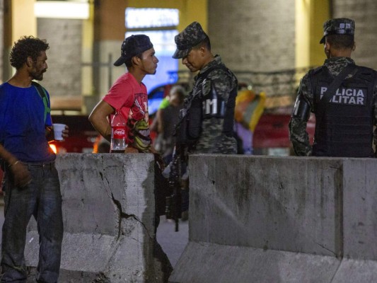 Hondureños solicitantes de asilo viven penurias por políticas de EEUU&nbsp;