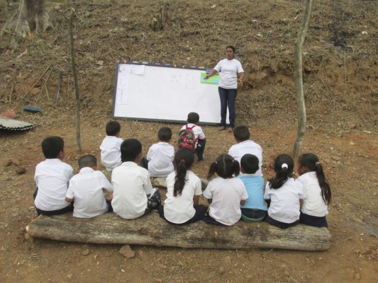 Educación prebásica iniciará a los tres años y tendrá tres grados