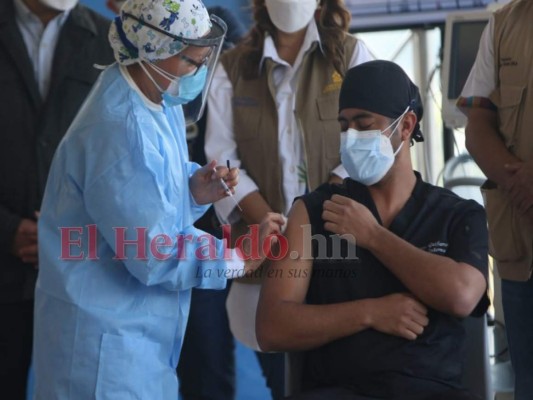 Así inició el proceso de vacunación contra el coronavirus en Honduras (Fotos)