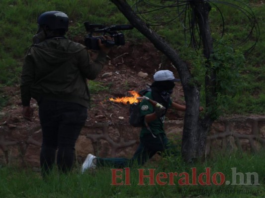FOTOS: Así fue el violento enfrentamiento en el bulevar de las Fuerzas Armadas