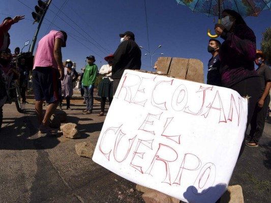 Cuerpos esperan varios días para ser enterrados en Bolivia (FOTOS)