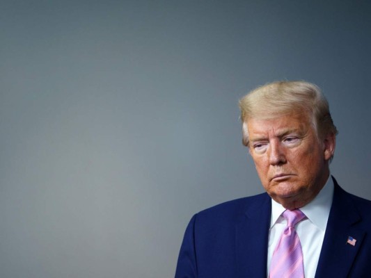 Trump y jóvenes de fiesta en Florida, los 'más tontos' en EEUU, según encuesta