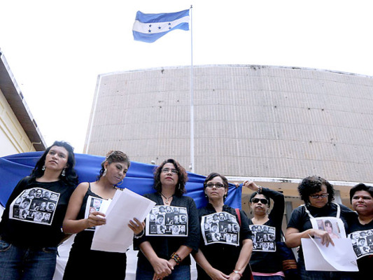 'Han estado en este país gobernando y tienen el valor de criticar', responde Lobo a Elvin Santos