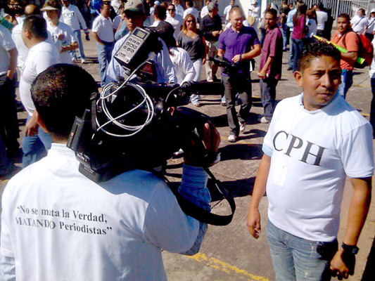 Periodistas hondureños exigen protección a la libertad de expresión y la vida