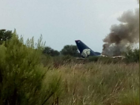 Avión de la empresa Aeroméxico se accidenta en Durango con más de 100 personas a bordo