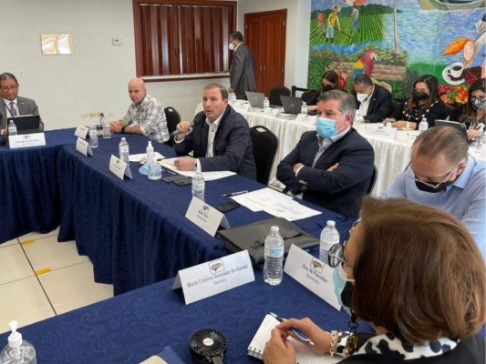 Representantes de Xiomara Castro se reúnen con el Cohep para definir temas económicos de su gobierno