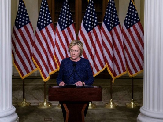 Clinton se arrepiente de descalificar a votantes de Trump como 'deplorables'