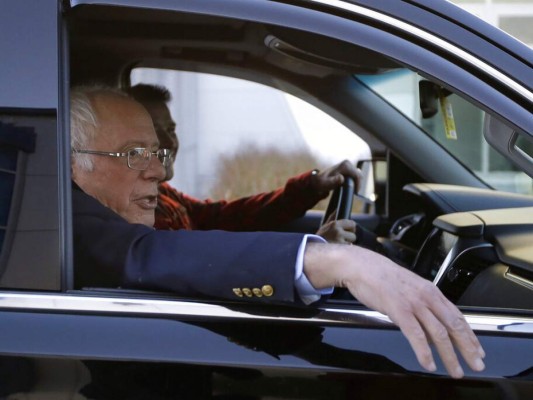 Bernie Sanders dice que debió prestar atención a síntomas&nbsp;
