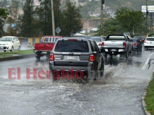 Lluvias y chubascos caerán sobre varias zonas de Honduras este lunes 4 de enero