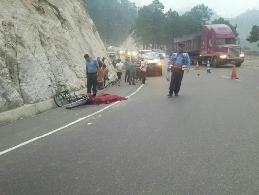 Mueren dos hermanos atropellados por una rastra en Comayagua